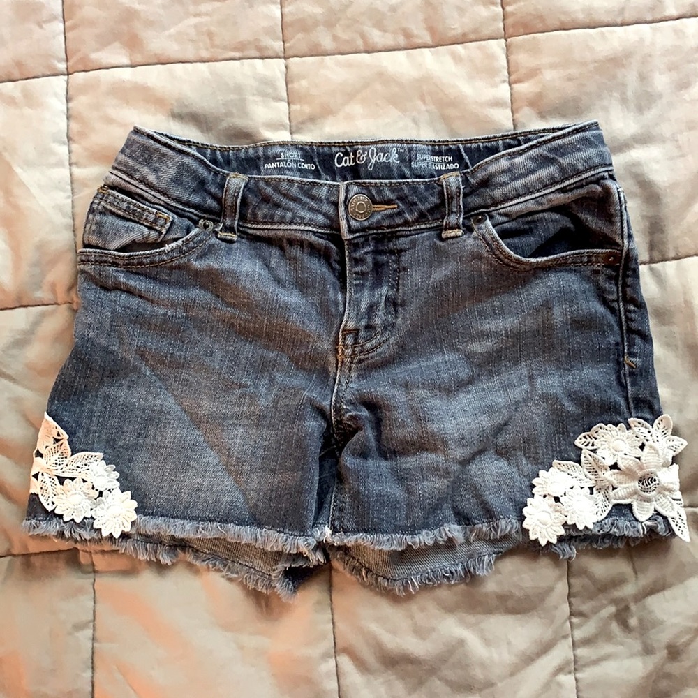 Cat and Jack super stretch jean shorts crochet